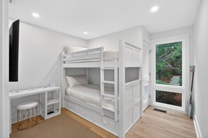 4 bedrooms, desk, iron/ironing board, free WiFi - Unbeatable, OCEANFRONT Views - 4 bedroom Pelican Watch, FULLY RENOVATED! (Seabrook Island)