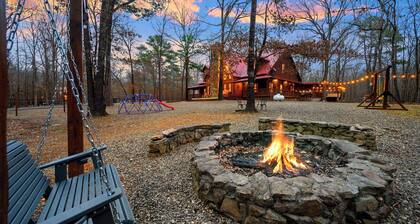 Truly Blessed | Luxury Family Cabin w/ Hot Tub, Arcade, Pool Table & Outdoor Fun