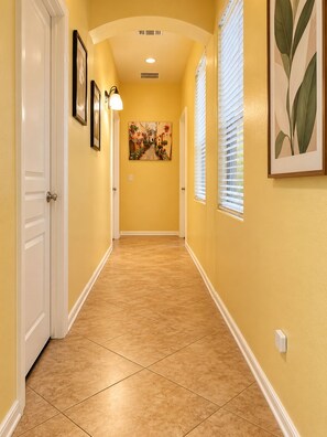 Interior - Perfect 1-level, 4-bedroom, 2100 sqft house with AC in charming Avondale, AZ (Avondale)