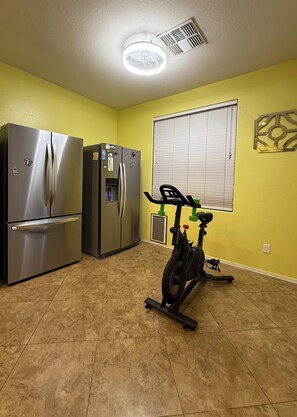 Fitness facility - Perfect 1-level, 4-bedroom house with AC in charming Avondale, Arizona (Avondale)