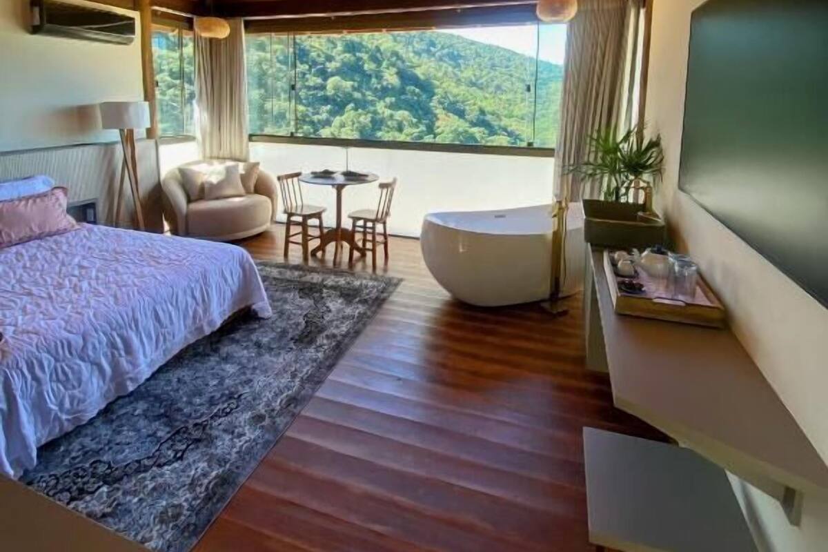 Deluxe Chalet, 1 Queen Bed, Non Smoking, Sea View | Frette Italian sheets, premium bedding, minibar, soundproofing