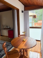 Comfort-fjallakofi - 1 svefnherbergi - verönd - útsýni yfir hafið | Yfirbyggð verönd