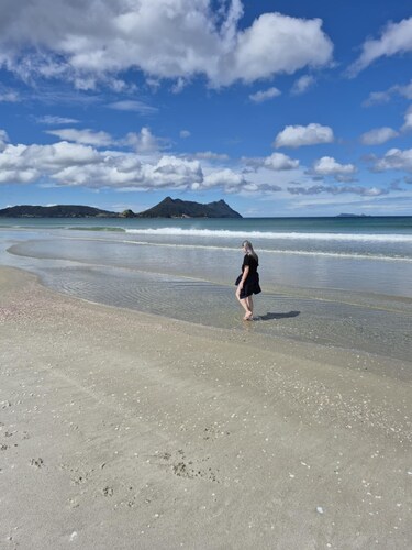 Barefoot Bach - Steps from the Beach!