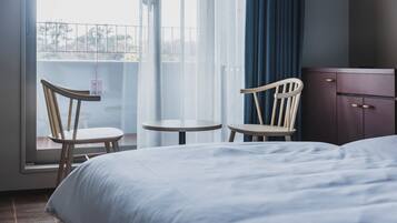 Standard Twin Room, Non Smoking, Balcony | Hypo-allergenic bedding, in-room safe, free WiFi
