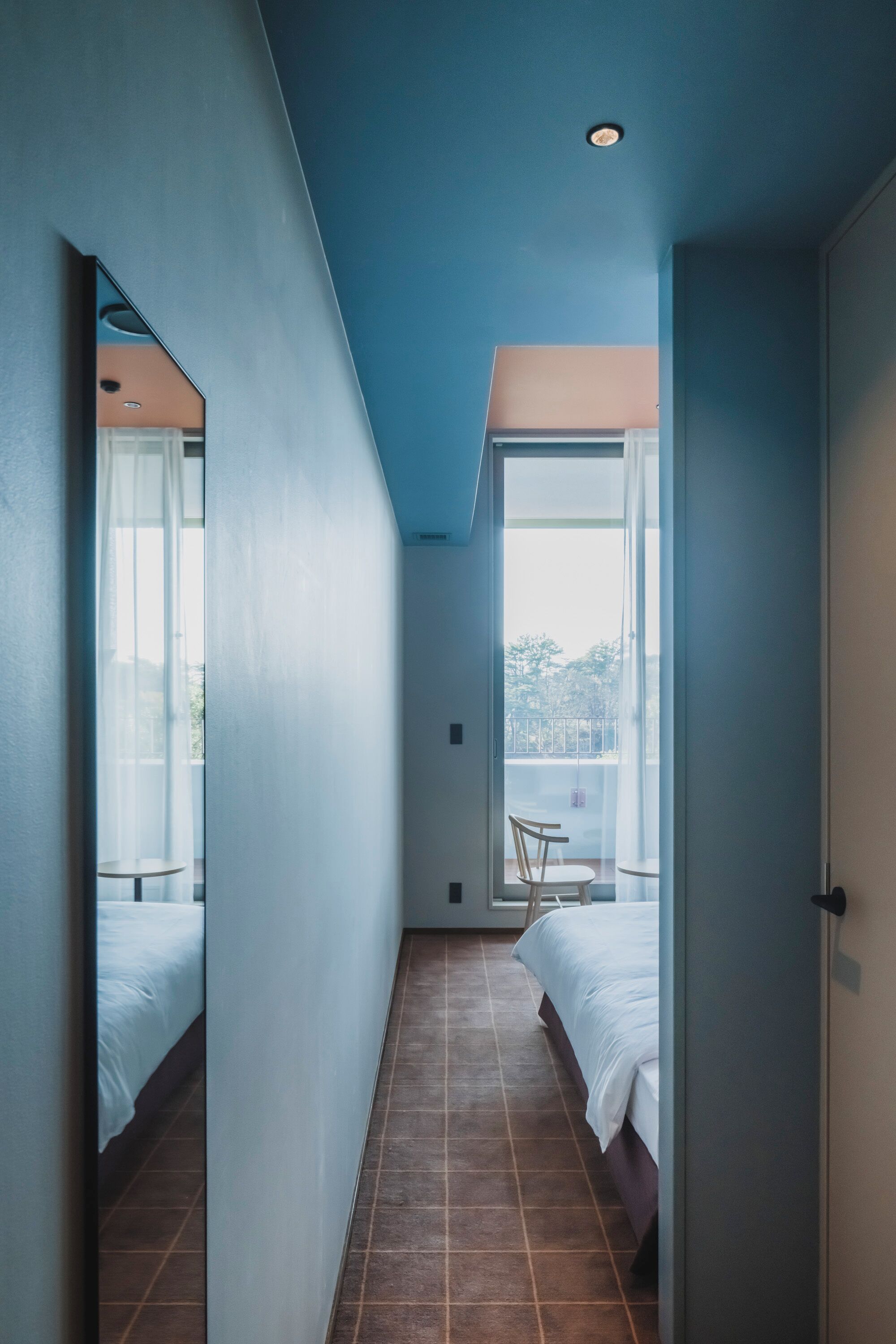 Hypo-allergenic bedding, in-room safe, free WiFi