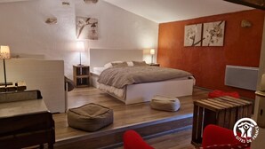 Room - La Masure - LARROQUE (LARROQUE)