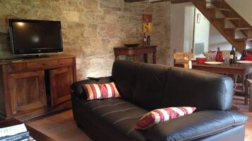 Televisie en een open haard