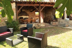 Outdoor dining - La Masure - LARROQUE (LARROQUE)