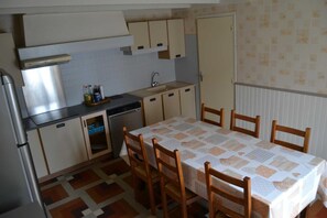 Réfrigérateur, micro-ondes, four, lave-vaisselle