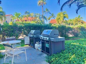 Outdoor dining - Large Updated 1 Bed/2 Bath near Ocean and Beach - Maui Kamaole B107 (Kihei)