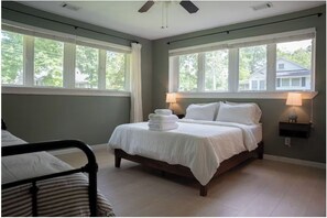Iron/ironing board, WiFi, bed sheets - Cloudland Homestead Organic Abode in Menlo, GA - Chickens, Garden (Menlo)