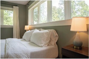 Iron/ironing board, WiFi, bed sheets - Cloudland Homestead Organic Abode in Menlo, GA - Chickens, Garden (Menlo)