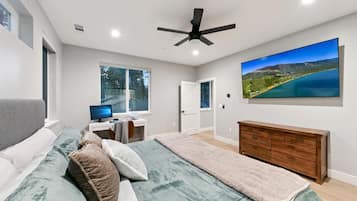 3 bedrooms, desk, iron/ironing board, free WiFi