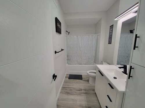 Serene Cove Stays 2BR entire suite