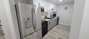 Serene Cove Stays 2BR entire suite