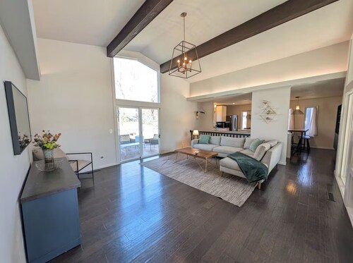 Charming 3-bedroom house CLOSE TO STADIUM - Manhattan