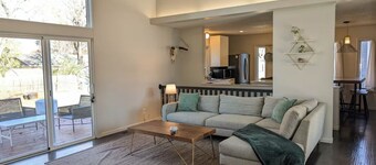Charming 3-bedroom house CLOSE TO STADIUM - Manhattan