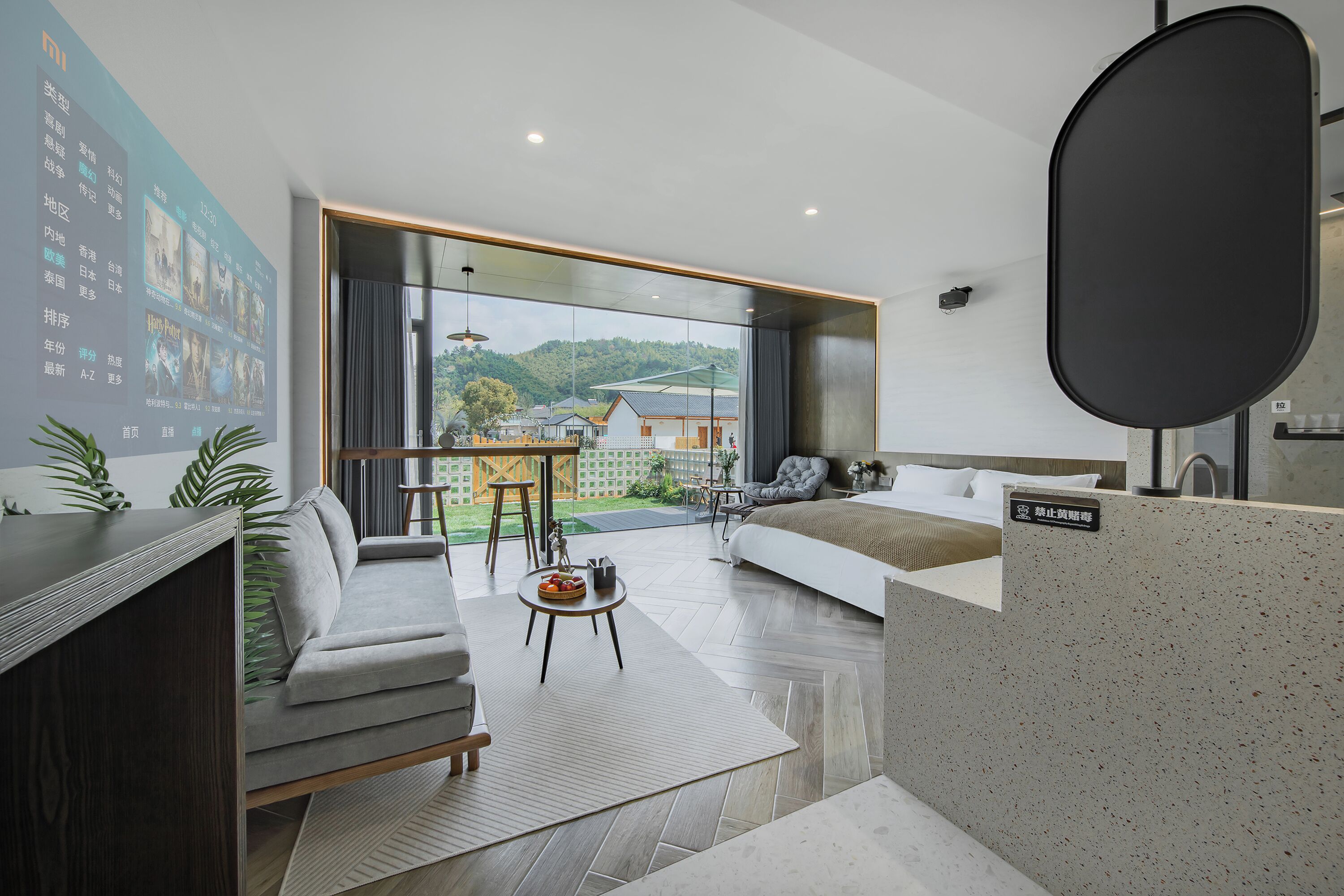 Habitación de lujo doble, patio, vistas a la colina | Edredones de plumas, cortinas opacas, sistema de insonorización