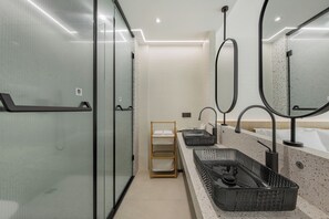 Comfort Double Room, Patio, Hill View | Bathroom | Free toiletries, hair dryer, children's dressing gowns, slippers - Qingcen Manor (Huzhou)