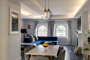 Room - 5-bed Penthouse Huge Roof Terrace AC (London)