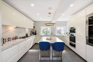 House - 5-bed Penthouse Huge Roof Terrace AC (London)