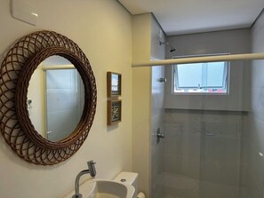 Shower, hair dryer, towels, toilet paper - Apartment in the Best Location | 2 min from the Beach | BBQ (Balneário Piçarras)