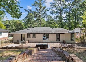 Exterior - Modern 3 Bedroom/3 Bathroom ATL Retreat! (Atlanta)