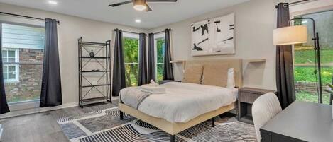 Fer et planche à repasser, accès Internet, draps fournis