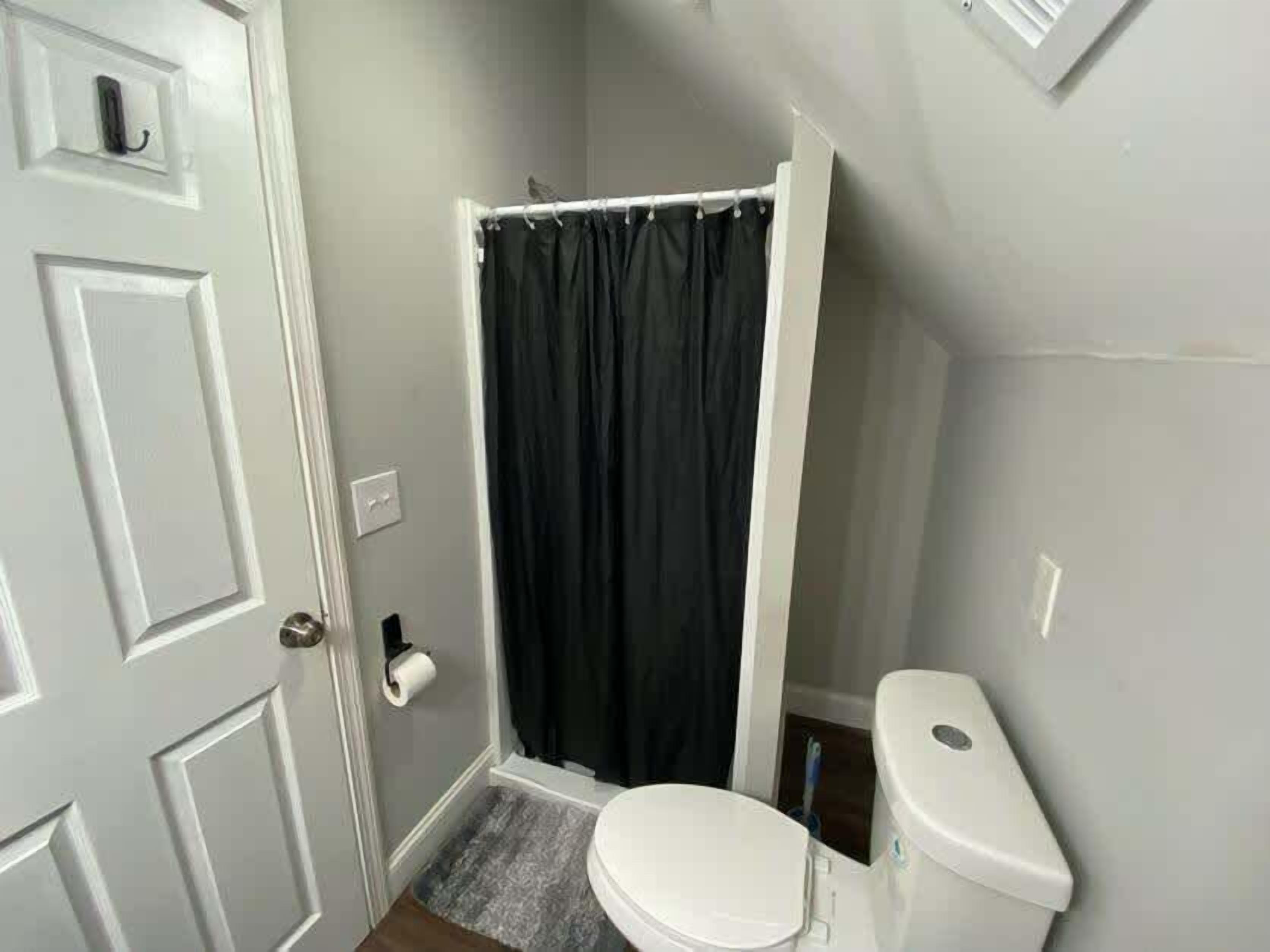 Shower, towels, shampoo