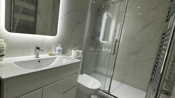 Apartment, 1 Bedroom | Bathroom