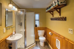 Shower - Pinetop Vista - The Eagle (Pinetop)