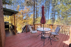 Outdoor dining - Pinetop Vista - The Ski Cabin (Pinetop)