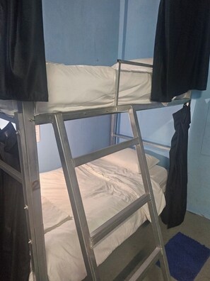 Shared Dormitory | Free WiFi - Kai Lions International Capsule Hostel  (Pakse)