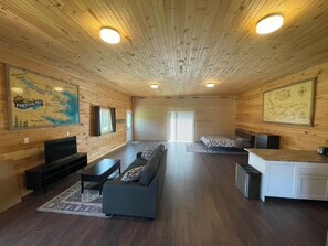 Living area - Tidal's Edge Cottage (Fortune Bridge)