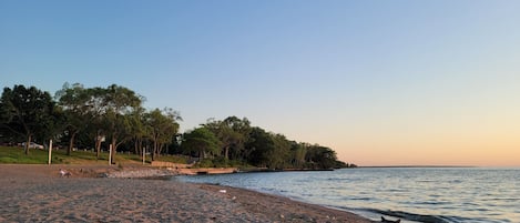 Camastros y toallas de playa