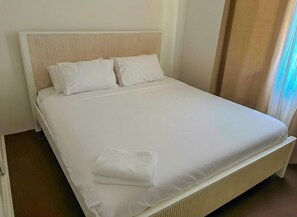 3 bedrooms, free WiFi, bed sheets, wheelchair access