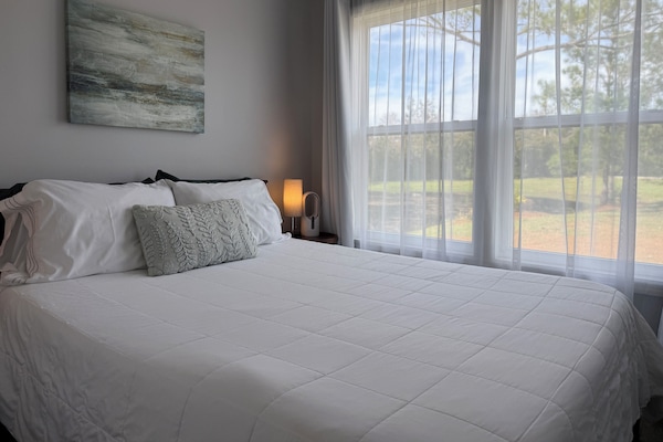 Bedroom with queen bed