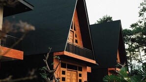 Front of property - Acasa Cottage by Samsara (Ciawi)