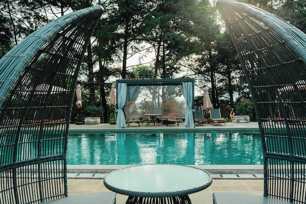 Outdoor pool - Acasa Cottage by Samsara (Ciawi)