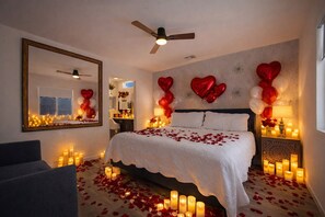 3 bedrooms, iron/ironing board, free WiFi, bed sheets - 3 Bedroom House-The Quiet Side of Las Vegas-Relax & Recharge (Las Vegas)