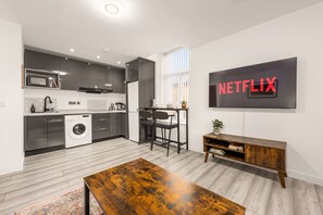 Private kitchen - The Manchester Town Escape | Parking | Sleeps 4 (Manchester)