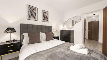 Ferros/tábuas de passar roupa, Wi-Fi, roupa de cama