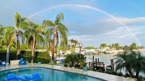 Oceanfront St. Petersburg area - Madeira Beach 5 minutes away!  Gorgeous view!