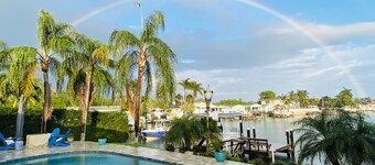 Oceanfront St. Petersburg area - Madeira Beach 5 minutes away!  Gorgeous view!