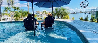 Gorgeous oceanfront view St. Petersburg area!  5 minutes to Madeira Beach!