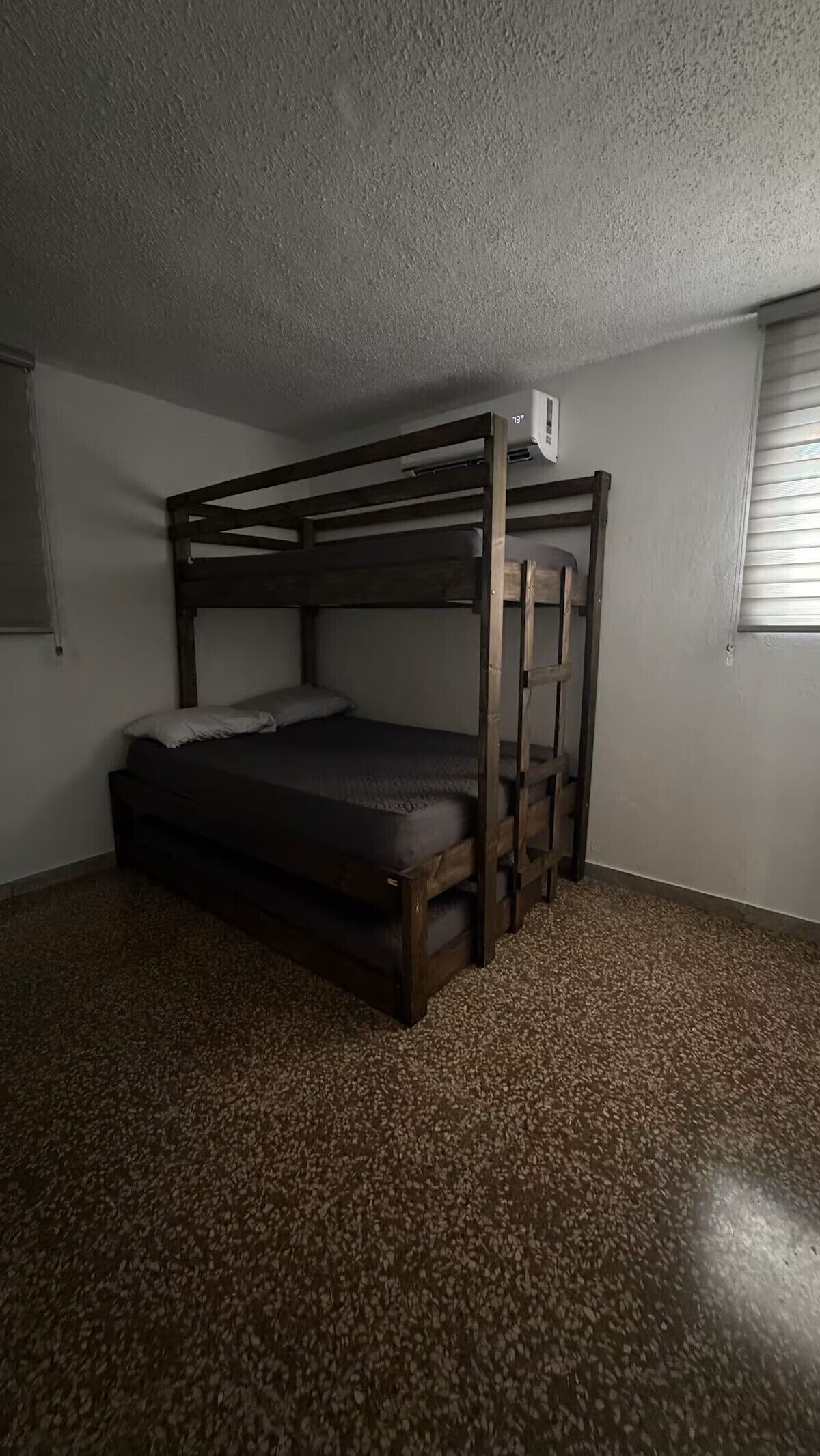 3 quartos, ferros/tábuas de passar roupa, Wi-Fi de cortesia