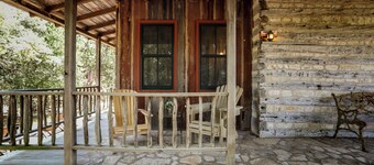Francesca’s - Romantic Hill Country Getaway