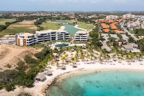 On the beach, beach towels - Ultimate Beachfront Luxury | The Shore Blue Bay | Steps to the Sand (Sint Michiel)