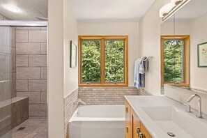 Dusche, Handtücher, Seife, Toilettenpapier