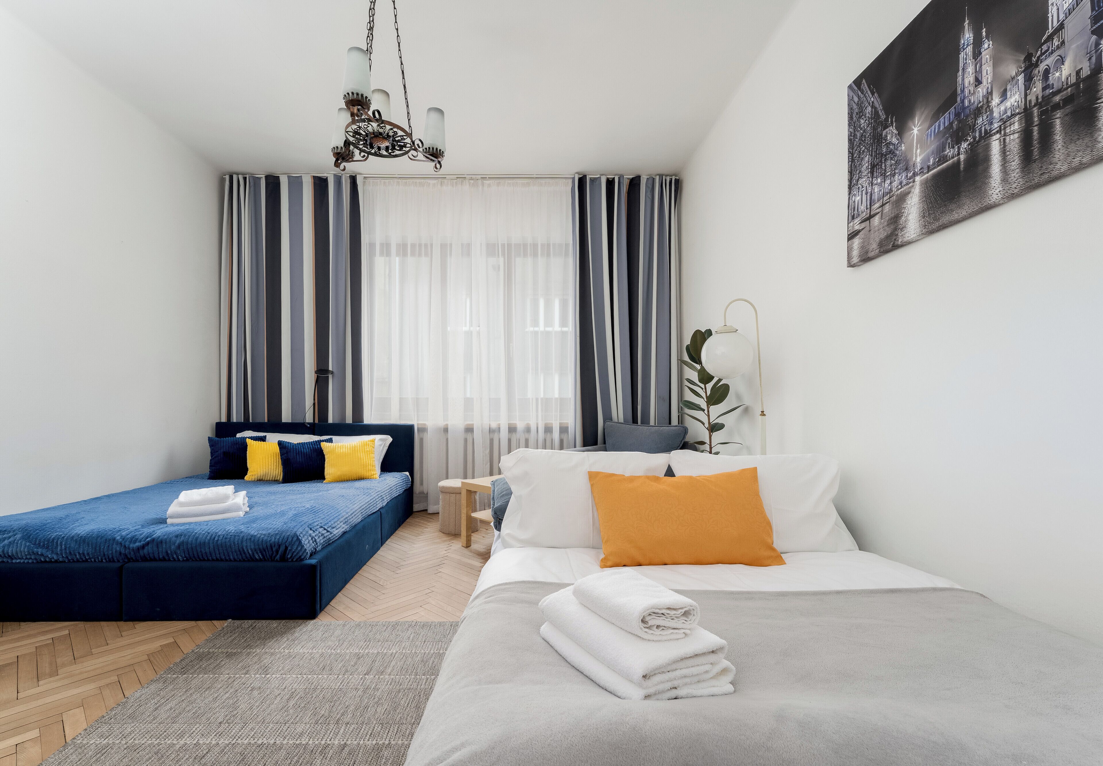 Iron/ironing board, WiFi, bed sheets